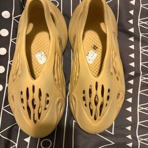 Yeezy Foam Runners Tan